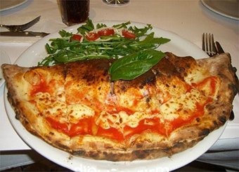 Итальянская пицца Кальцоне