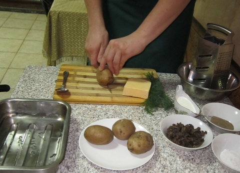 Картофельные лодочки, фаршированные грибами