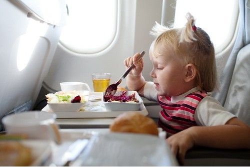 Кормим ребенка в путешествии